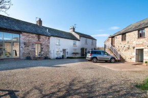 Moorfoot Court Cottages